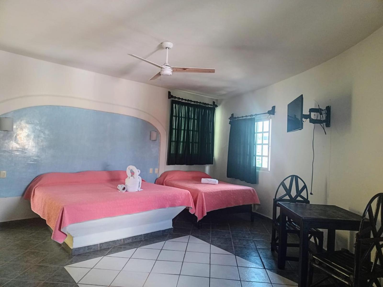 Hotel Atlantida Playa del Carmen Buitenkant foto